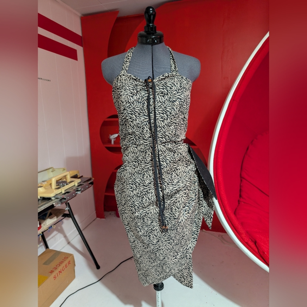 Elegant Black and White Leaf Print Halter Dress